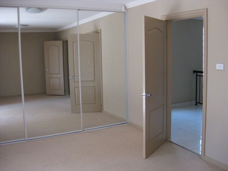 5 QUEENS ROAD, Westmead NSW 2145