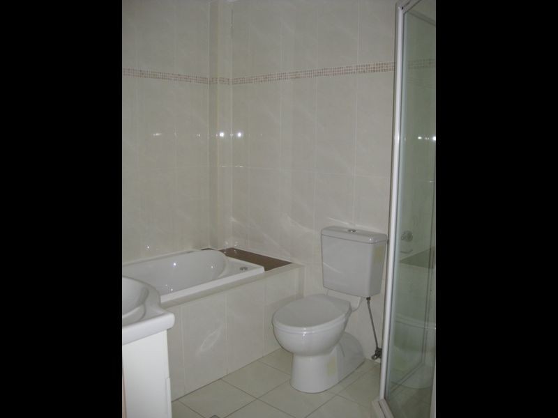 5 QUEENS ROAD, Westmead NSW 2145