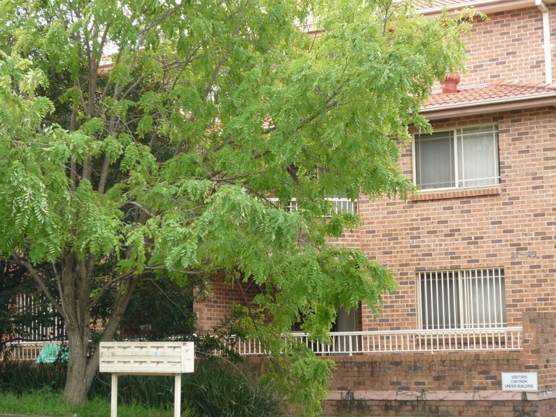 27 BAILEY STREET, Westmead NSW 2145