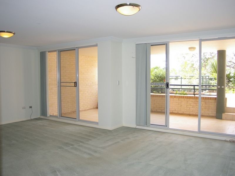 31-33 MOSS PLACE, Westmead NSW 2145