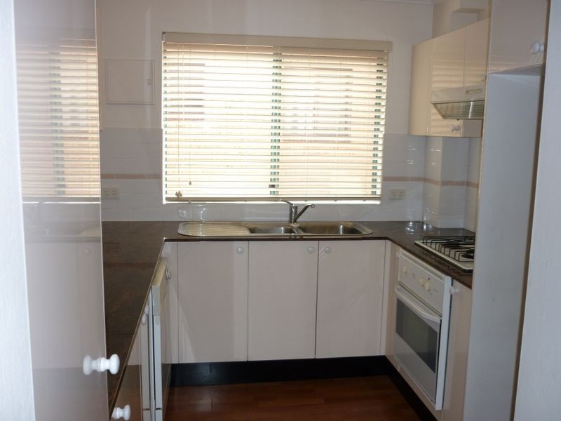 5 JESSIE STREET, Westmead NSW 2145