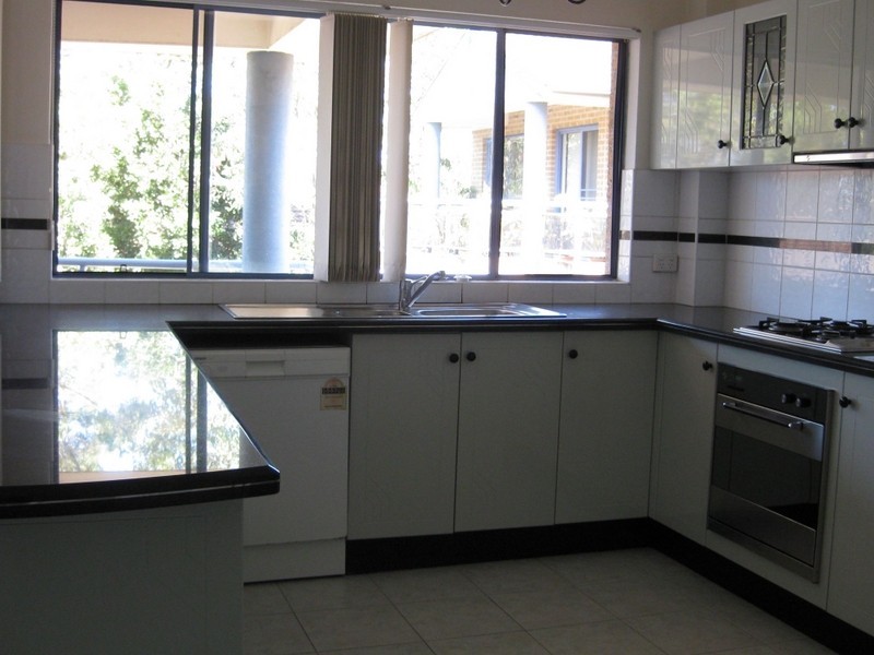 27 HELEN STREET, Westmead NSW 2145