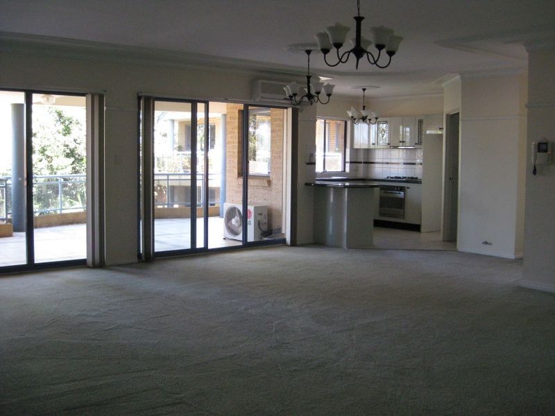 27 HELEN STREET, Westmead NSW 2145