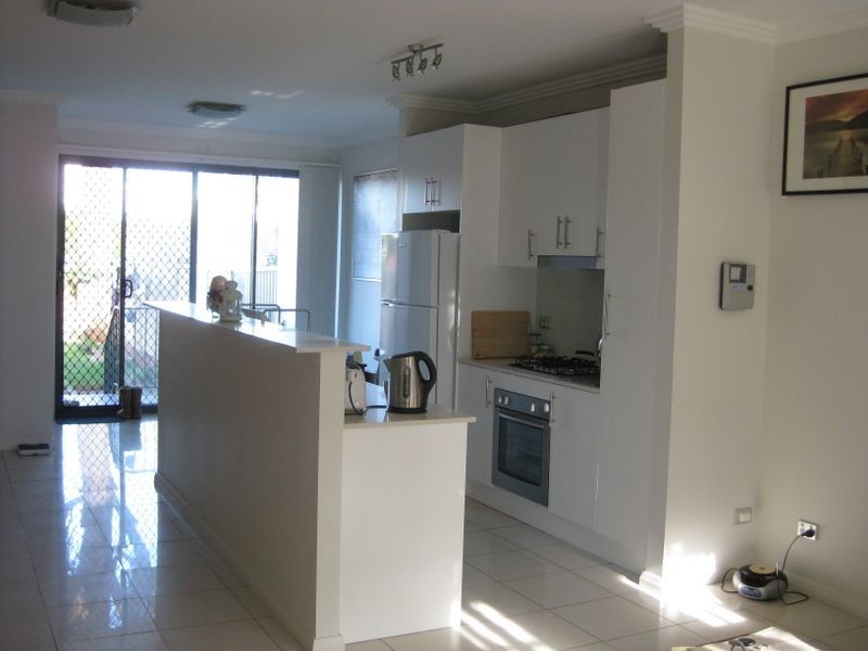 517-521 WENTWORTH AVENUE, Toongabbie NSW 2146