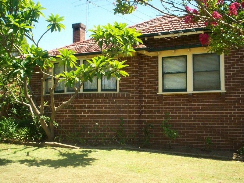 12 ANDERSON STREET, Westmead NSW 2145