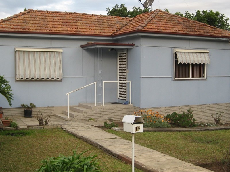 14 BELINDA PLACE, Mays Hill NSW 2145