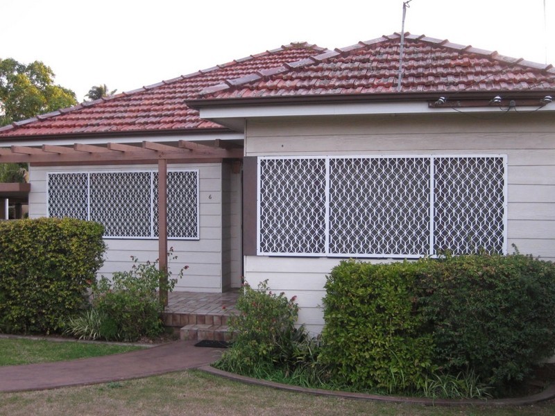 6 BROXBOURNE STREET, Westmead NSW 2145