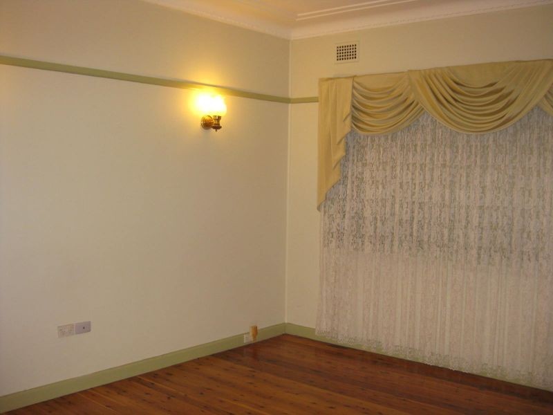 6 BROXBOURNE STREET, Westmead NSW 2145