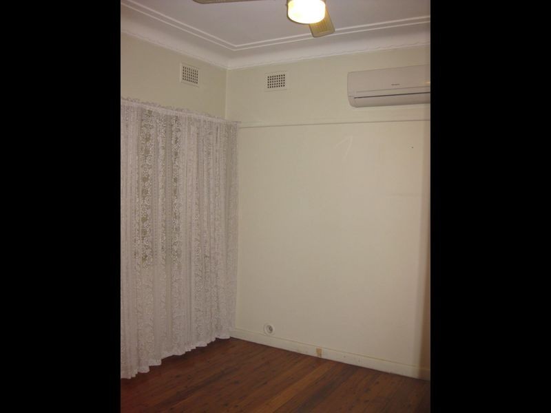 6 BROXBOURNE STREET, Westmead NSW 2145