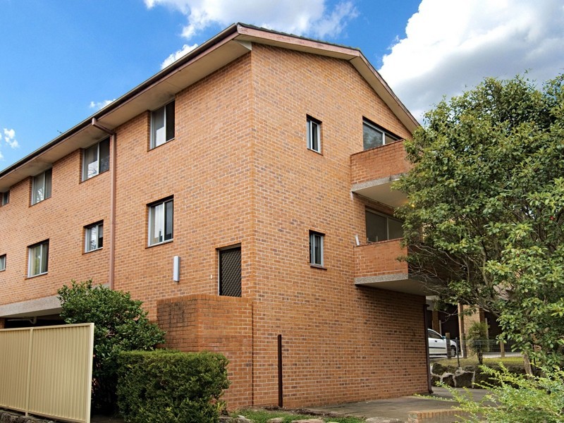 12 JESSIE STREET, Westmead NSW 2145