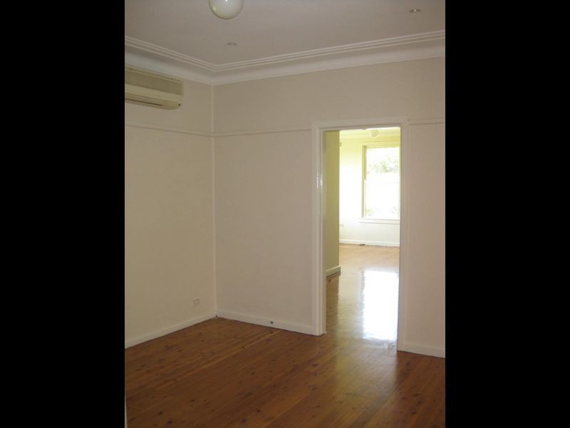 10 Nolan Crescent, Westmead NSW 2145