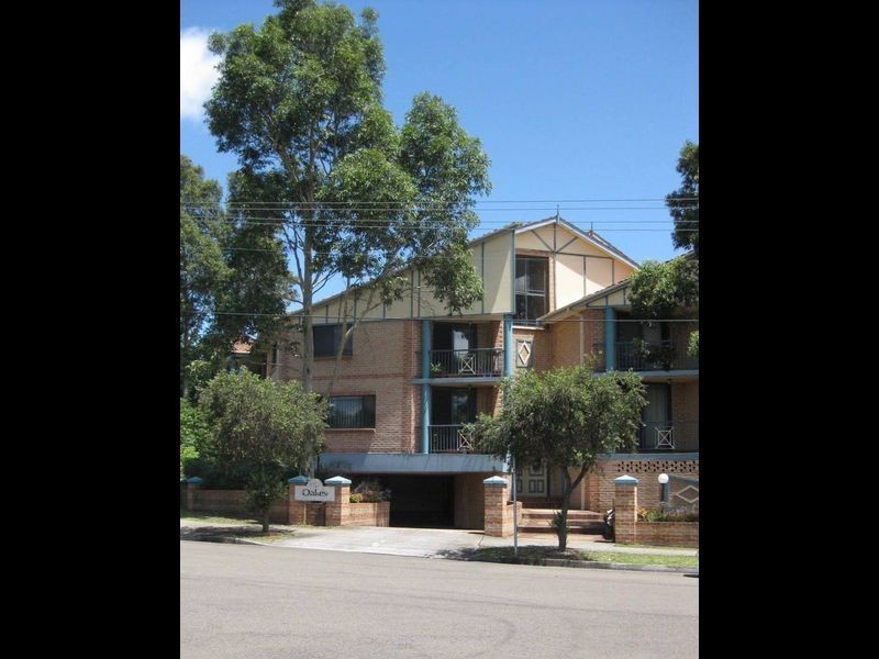 11 Oakes Street, Westmead NSW 2145