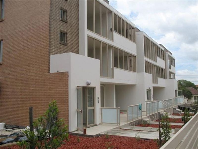 12-14 Lydbrook Street, Westmead NSW 2145