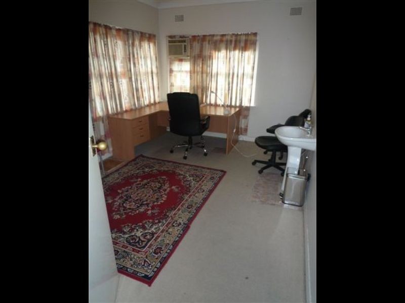 72 Hawkesbury Road, Westmead NSW 2145