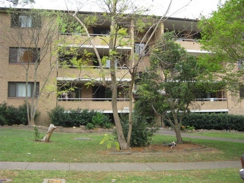 15 Helen Street, Westmead NSW 2145