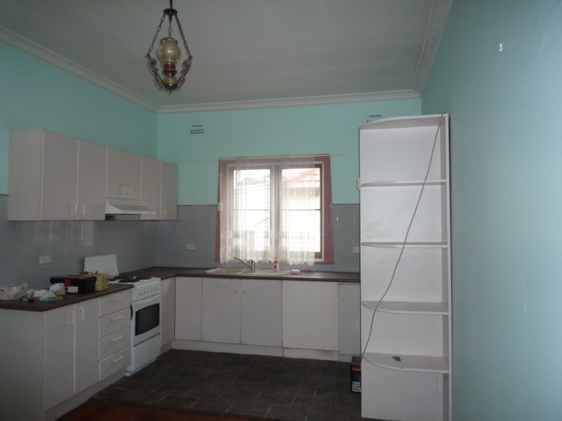 38 Alexandra Avenue, Westmead NSW 2145