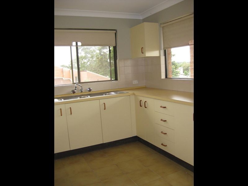 18 Caroline Street, Westmead NSW 2145