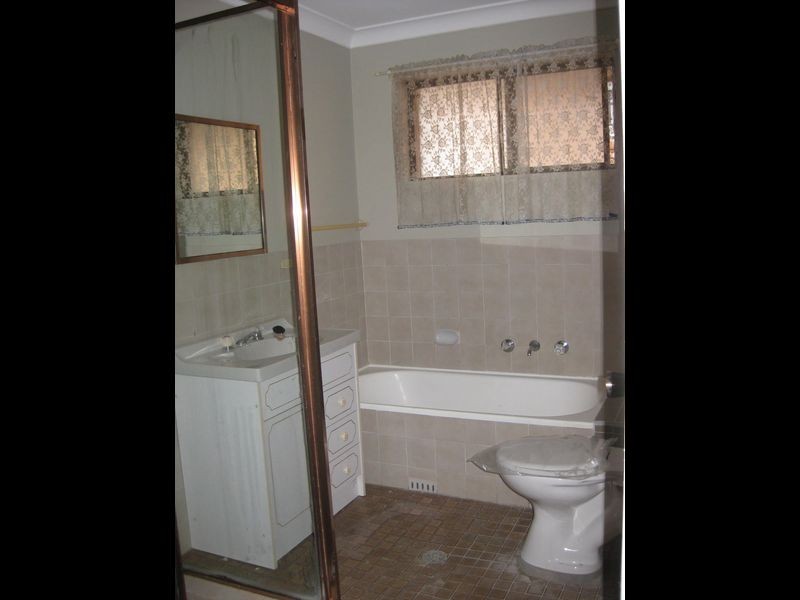 18 Caroline Street, Westmead NSW 2145