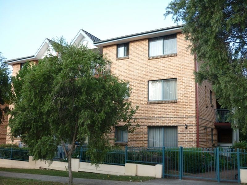 12 Hassall Street, Westmead NSW 2145