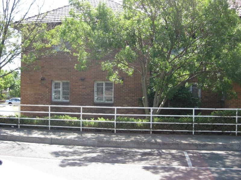 74 Hawkesbury Road, Westmead NSW 2145