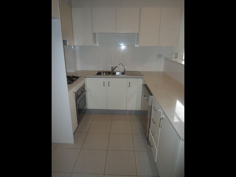 18 Redbank Road, Northmead NSW 2152