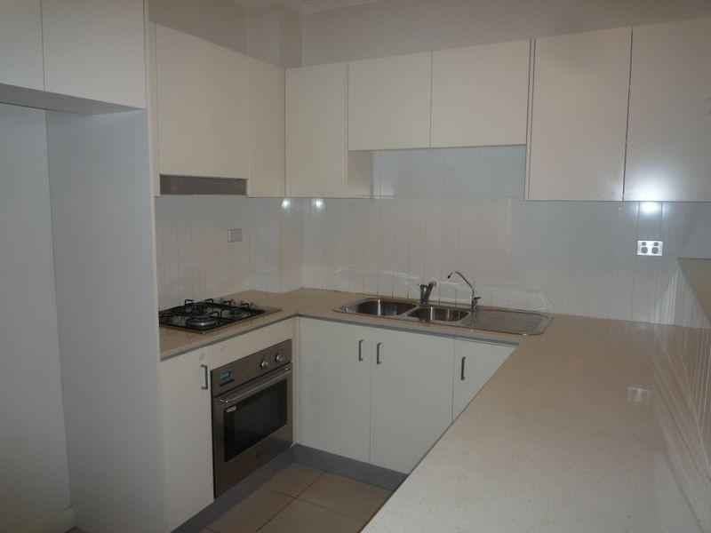 18 Redbank Road, Northmead NSW 2152