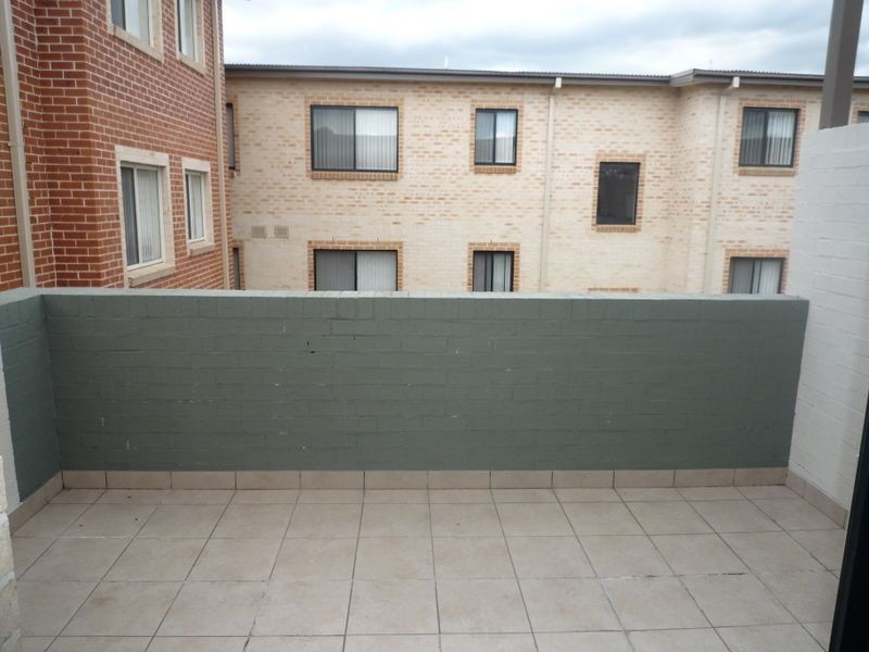 18 Redbank Road, Northmead NSW 2152