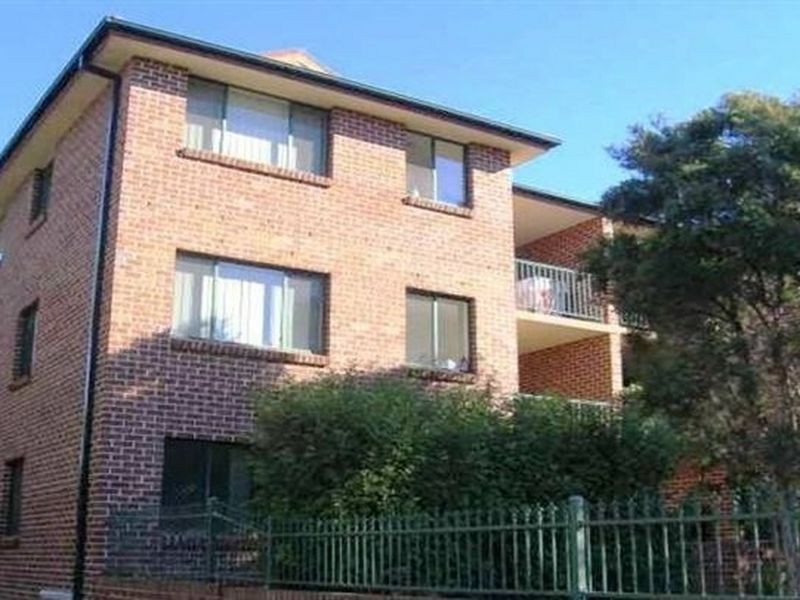 10-12 Bailey Street, Westmead NSW 2145