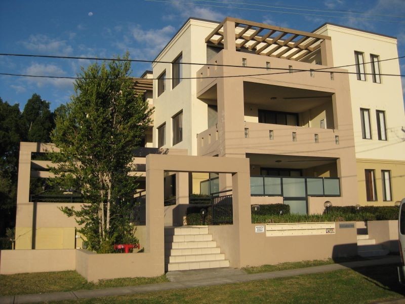 40-42 Lydbrook Street, Westmead NSW 2145