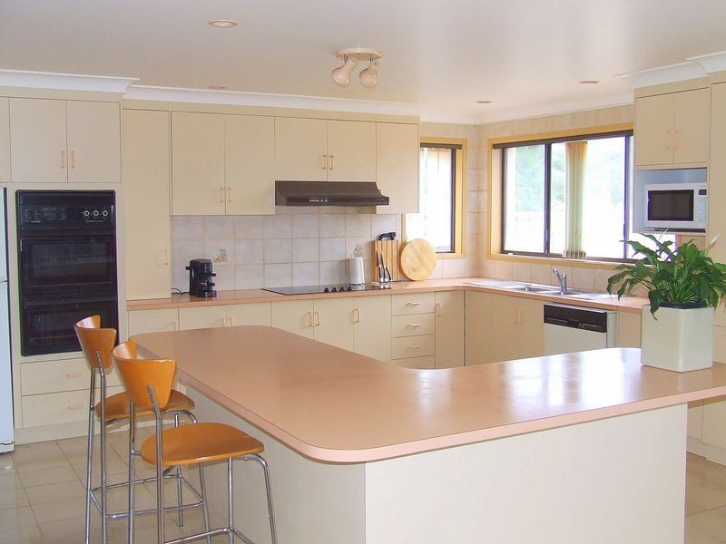 92 Tamarind Drive, Cordeaux Heights NSW 2526
