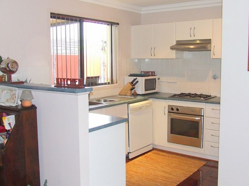 6 Woodland Avenue, Woonona NSW 2517