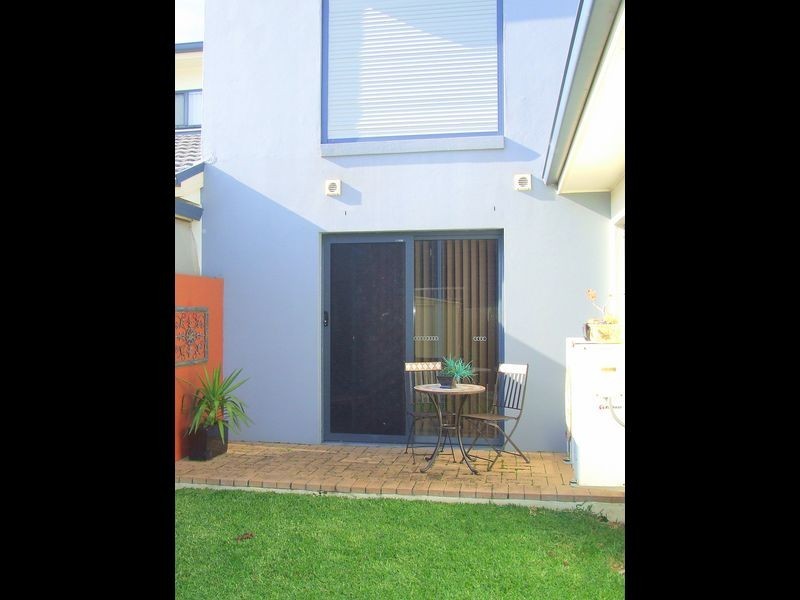 6 Woodland Avenue, Woonona NSW 2517