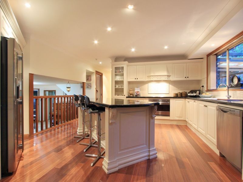 6 Ilkoara Grove, Cordeaux Heights NSW 2526