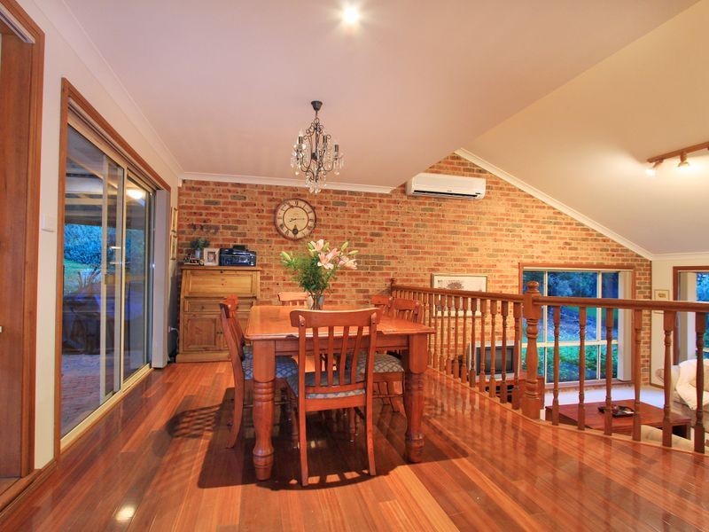 6 Ilkoara Grove, Cordeaux Heights NSW 2526