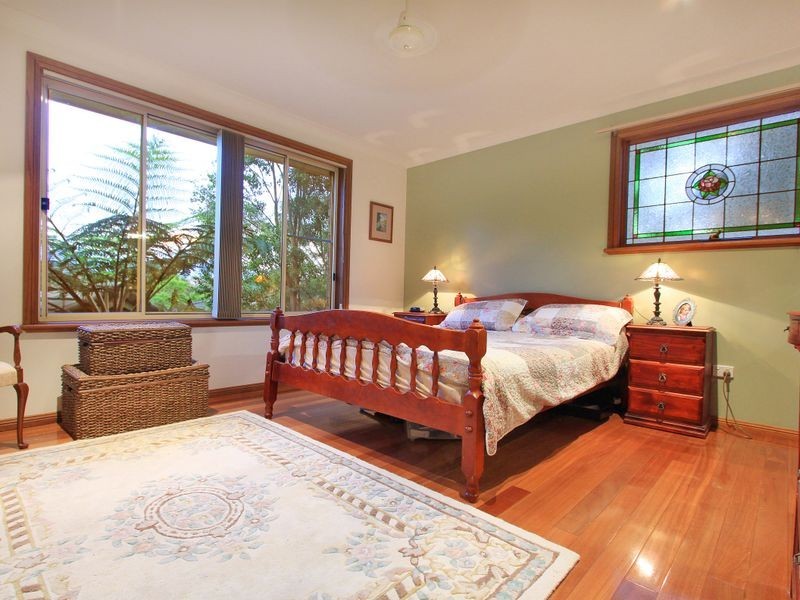 6 Ilkoara Grove, Cordeaux Heights NSW 2526