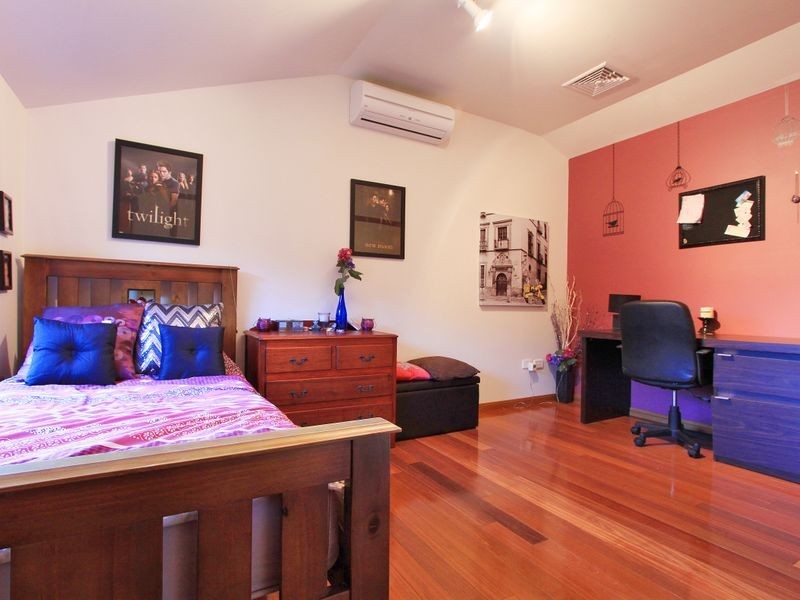 6 Ilkoara Grove, Cordeaux Heights NSW 2526