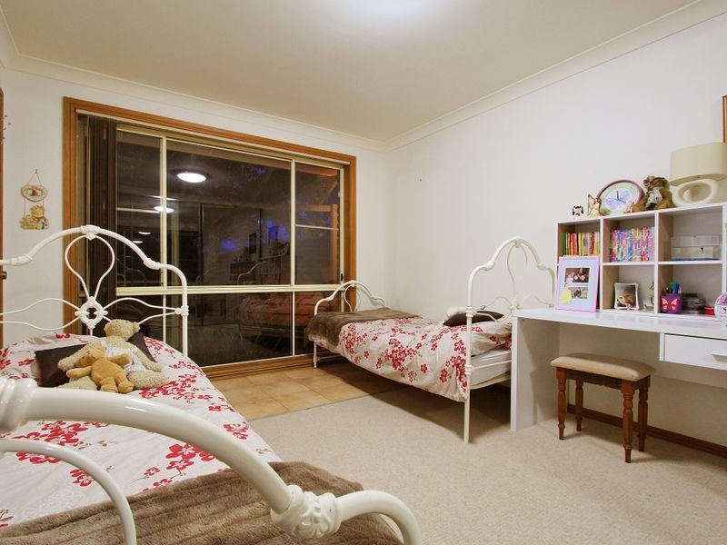 6 Ilkoara Grove, Cordeaux Heights NSW 2526