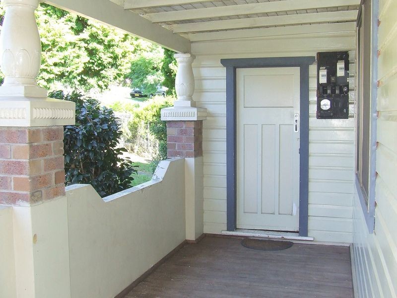 4 Brownlee Street, Mangerton NSW 2500