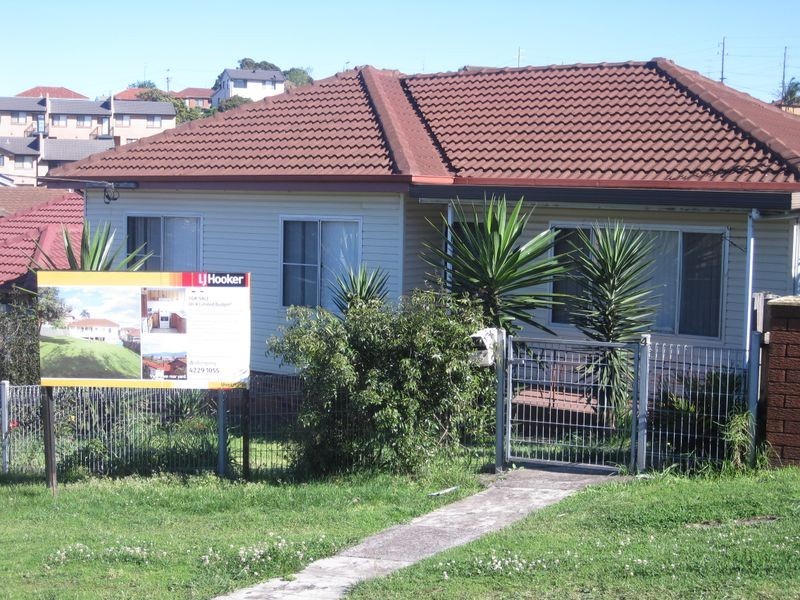 4 Karrabah Crescent, Lake Heights NSW 2502