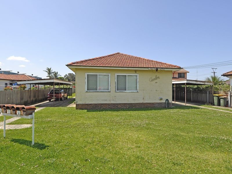 30 Lake Parade, Corrimal NSW 2518