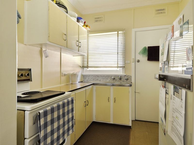 30 Lake Parade, Corrimal NSW 2518