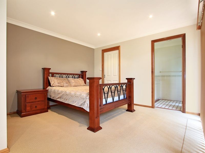 18 Paltarra Place, Cordeaux Heights NSW 2526