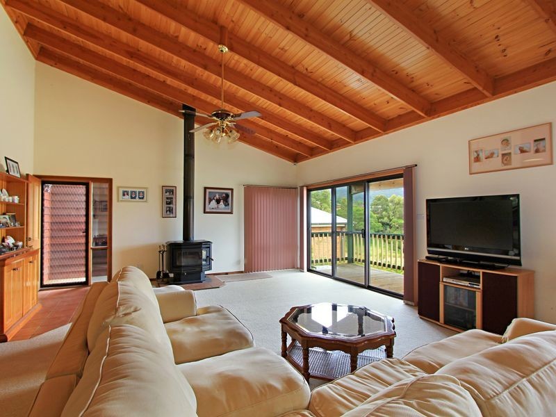 63 Mungurra Hill Road, Cordeaux Heights NSW 2526