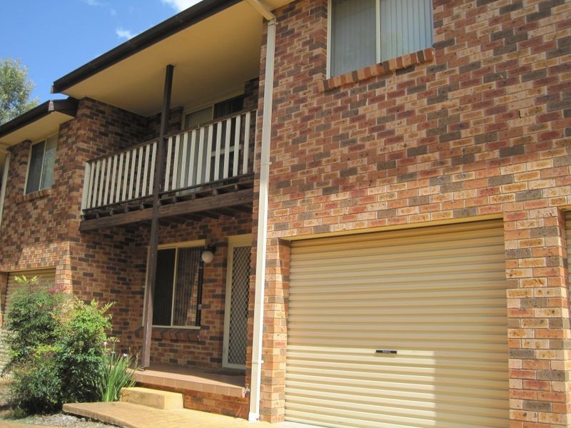 2/1a Leigh Crescent, Unanderra NSW 2526
