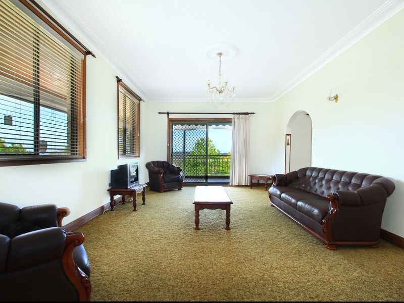 2 Jalna Avenue, Figtree NSW 2525