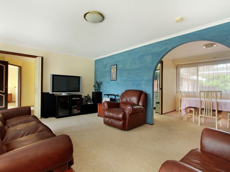 49 Tamarind Drive, Cordeaux Heights NSW 2526