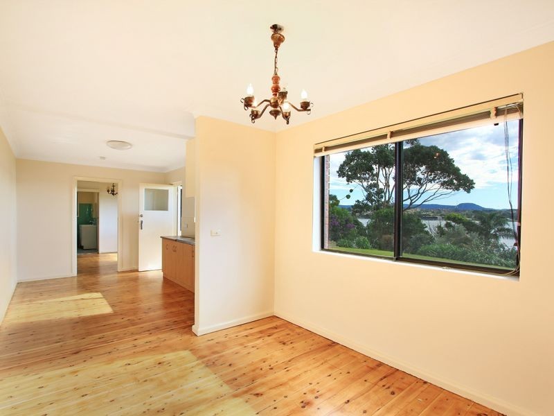 140 Lakeview Parade, Primbee NSW 2502