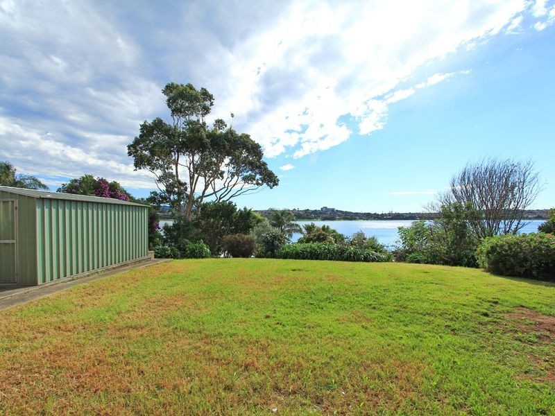 140 Lakeview Parade, Primbee NSW 2502