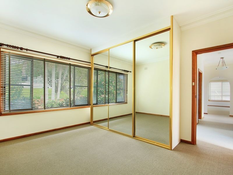 140 Lakeview Parade, Primbee NSW 2502