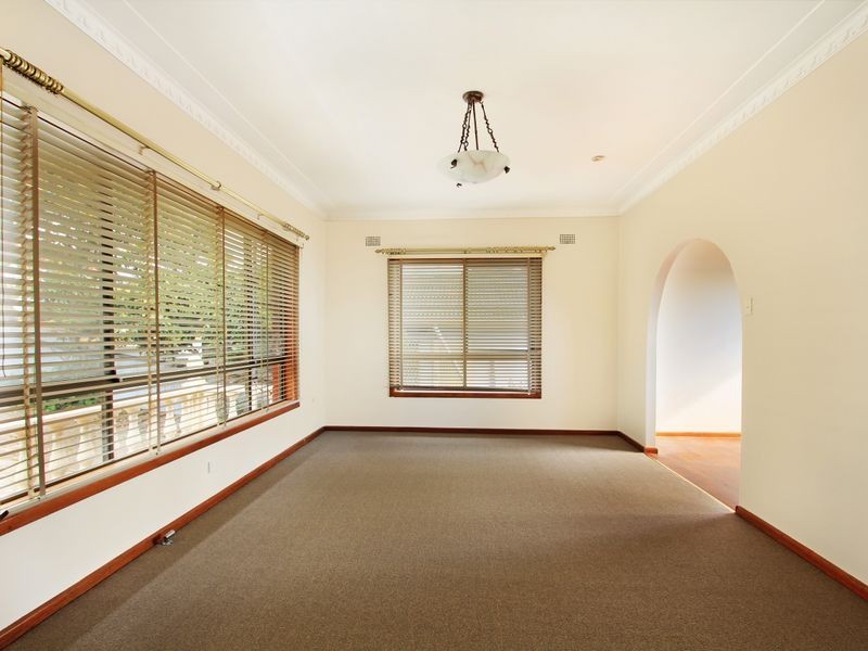 140 Lakeview Parade, Primbee NSW 2502